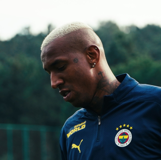 Alex de Souza'dan Fenerbahçe taraftarına duygusal mesaj