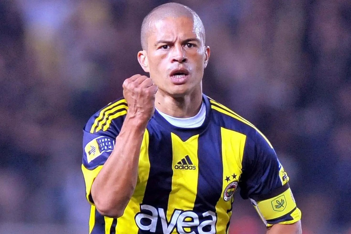 Alex de Souza\'dan Fenerbahçe taraftarına duygusal mesaj