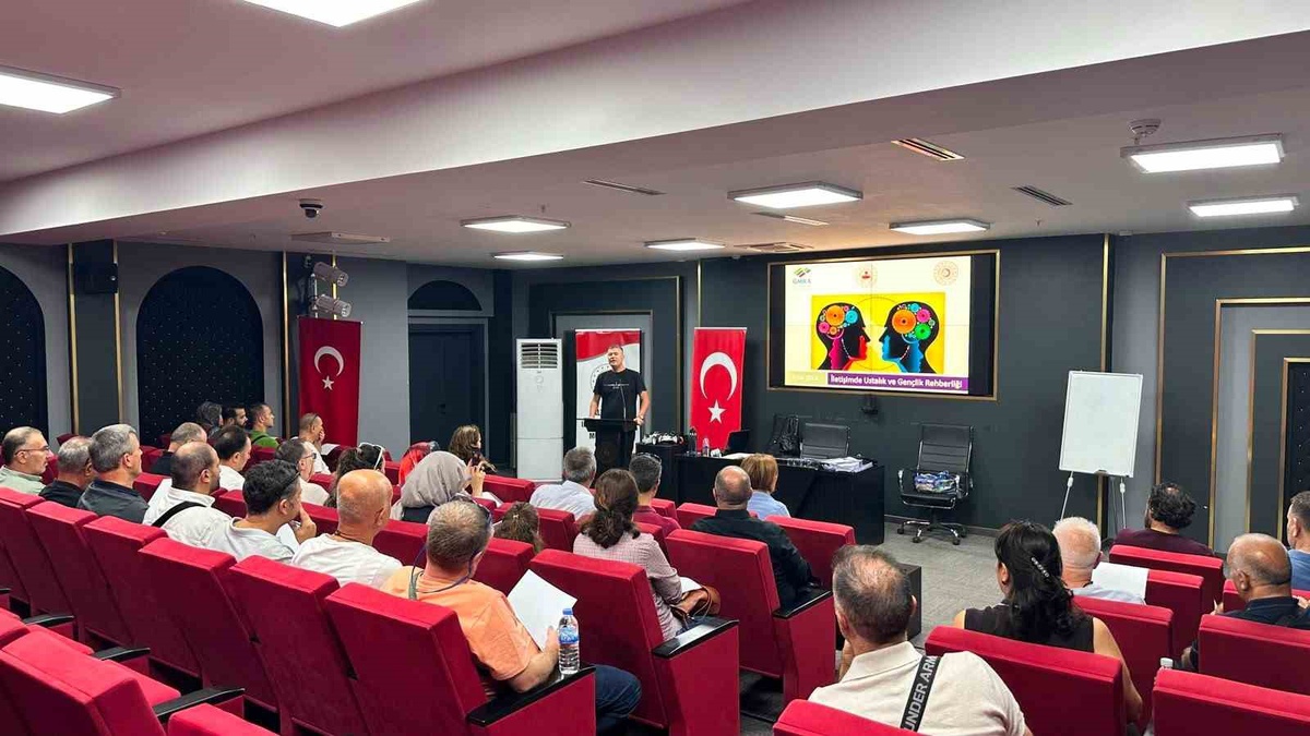 Altıeylül\'de pansiyon personeline 18 saatlik iletişim eğitimi veriliyor