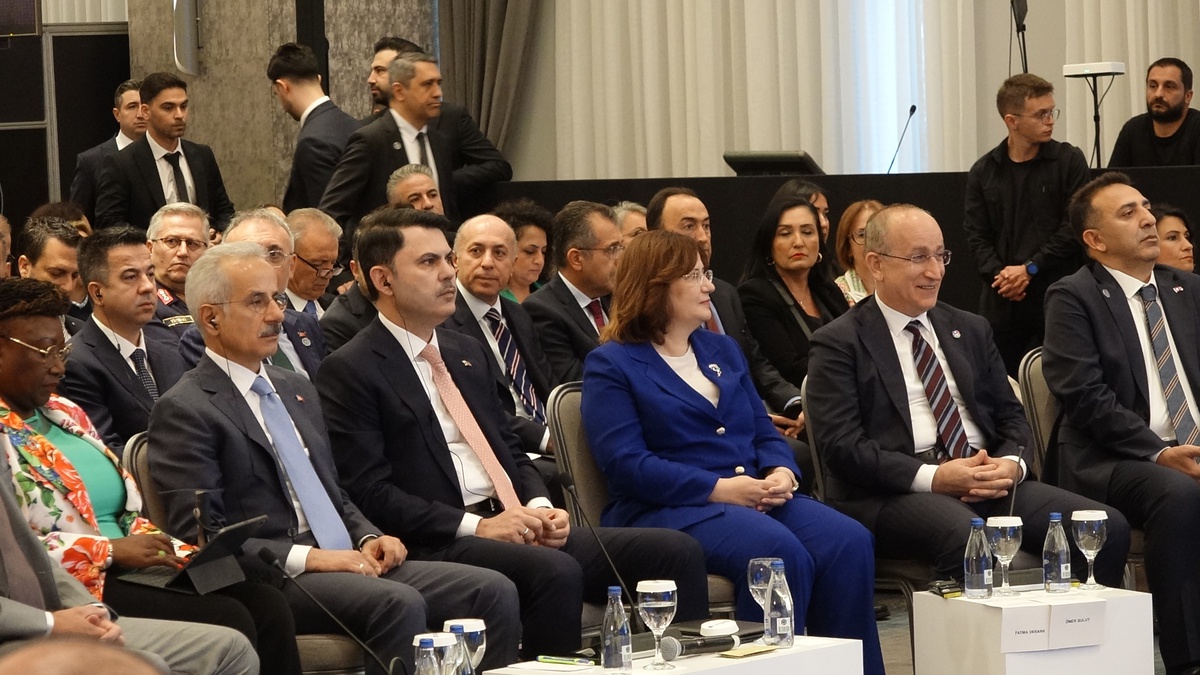Bakan Kurum Trabzon\'da uyardı, okyanusların geleceği 400 milyar dolarlık risk altında