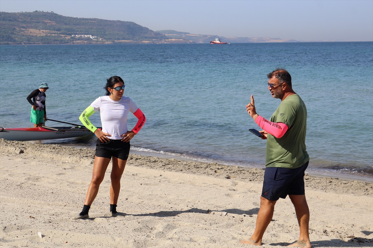 Kürek milli takımının Çanakkale kampında 10 sporcu ter döküyor