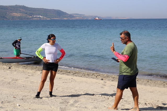 Kürek milli takımının Çanakkale kampında 10 sporcu ter döküyor