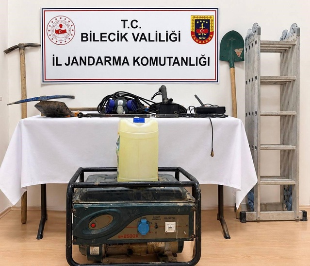 Bilecik Osmaneli'de define ararken suçüstü yakalanan 2 kişi hakkında soruşturma başlatıldı
