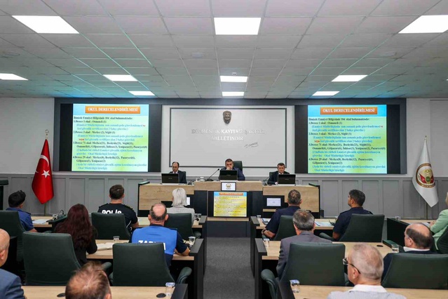 Bilecik'te okul güvenliği toplantısı yapıldı, Vali Sözer tedbirlerin süreceğini açıkladı