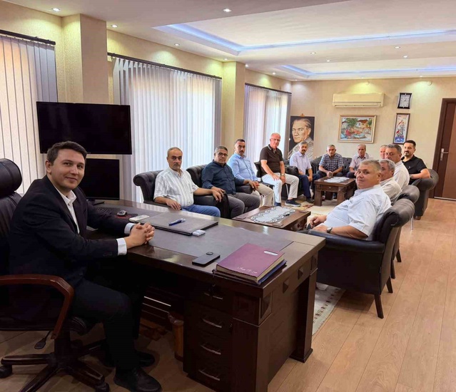 Buharkent muhtarları, Kaymakam Haydaroğlu'na hayırlı olsun ziyaretinde bulundu