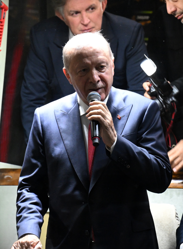 Cumhurbaşkanı Erdoğan, memleketi Güneysu'da: Yaklaşan seçimleri başarıyla atlatacağımıza inanıyorum