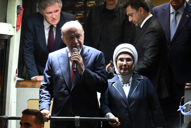 Cumhurbaşkanı Erdoğan, memleketi Güneysu'da: Yaklaşan seçimleri başarıyla atlatacağımıza inanıyorum