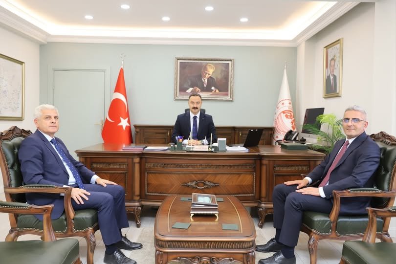 Doğubayazıt'ın yeni İlçe Milli Eğitim Müdürü Kartal, Kaymakam Ayvat'ı ziyaret etti