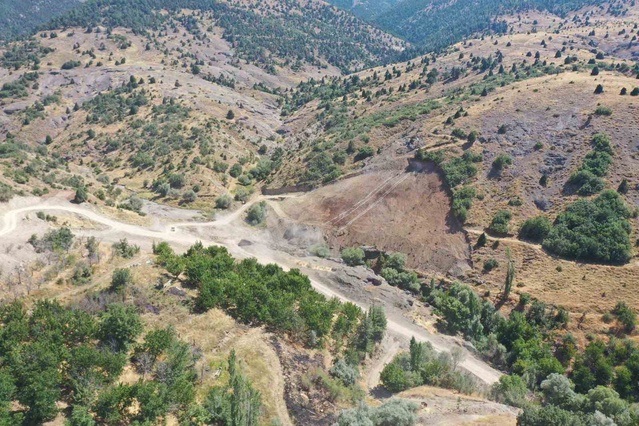 Niğde'de Emirler Göleti'nde gövde temel kazısı sürüyor, 1590 dekar arazi sulanacak