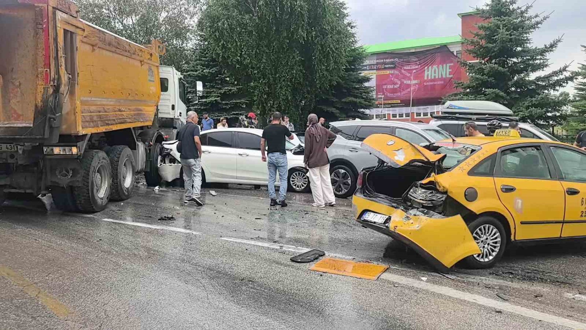 Erzurum\'da ağustos ayında 533 trafik kazası meydana geldi, 7 kişi hayatını kaybetti