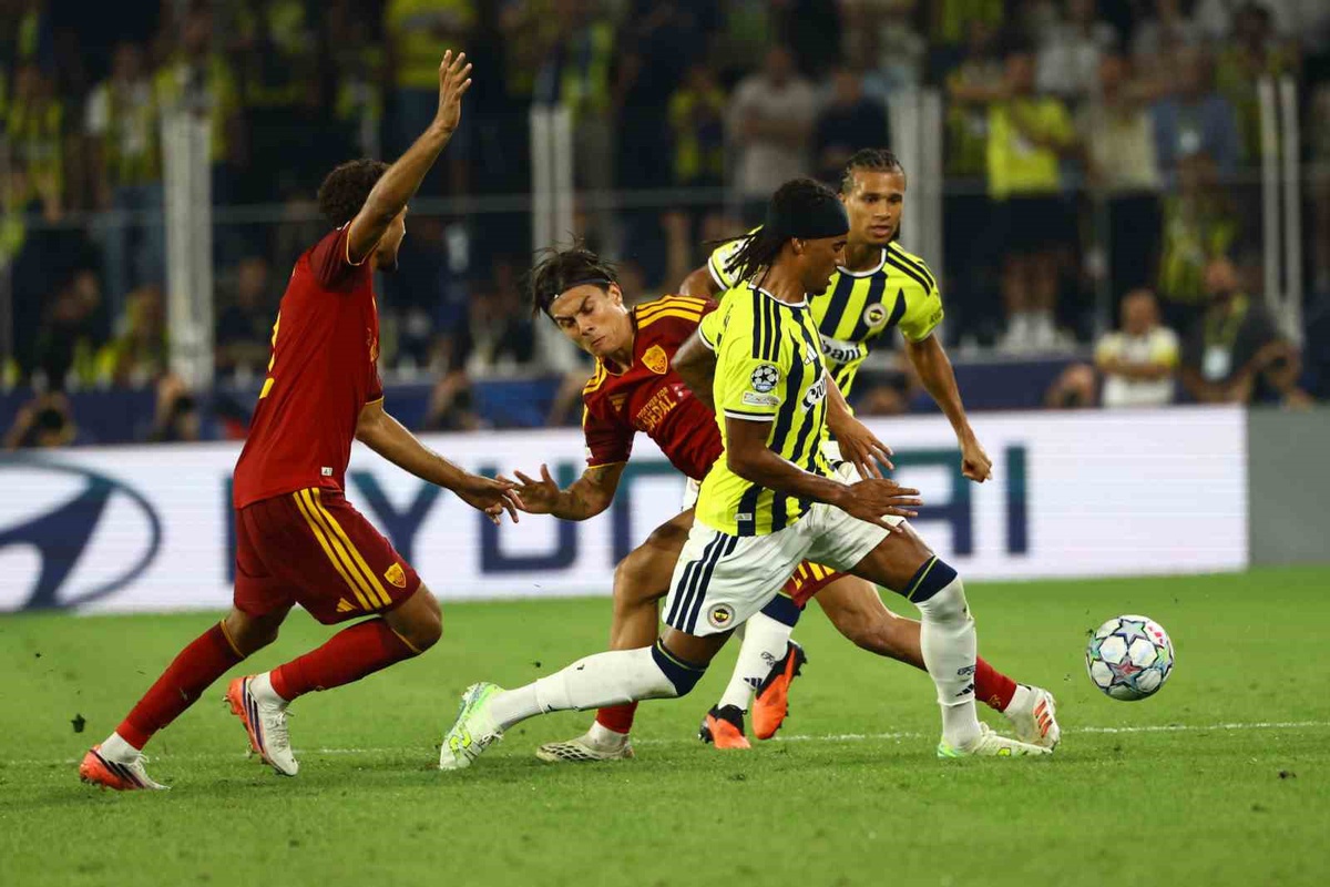 Fenerbahçe Roma ile 1-1 berabere kaldı, evinde İtalyanlara 4 maçtır kaybetmiyor