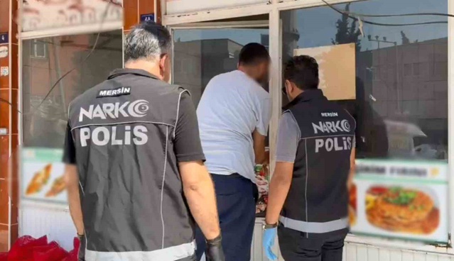Mersin'de fırındaki zuladan 1 milyon 758 bin uyuşturucu hap çıktı