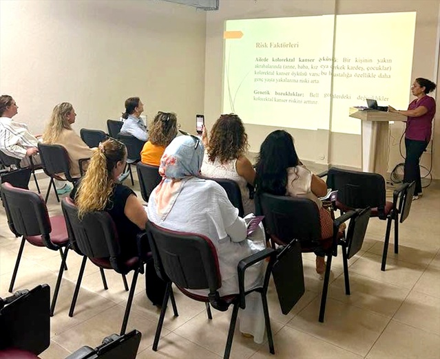 Gelibolu'da kadınlara kanser taraması anlatıldı, erken teşhisin önemine dikkat çekildi