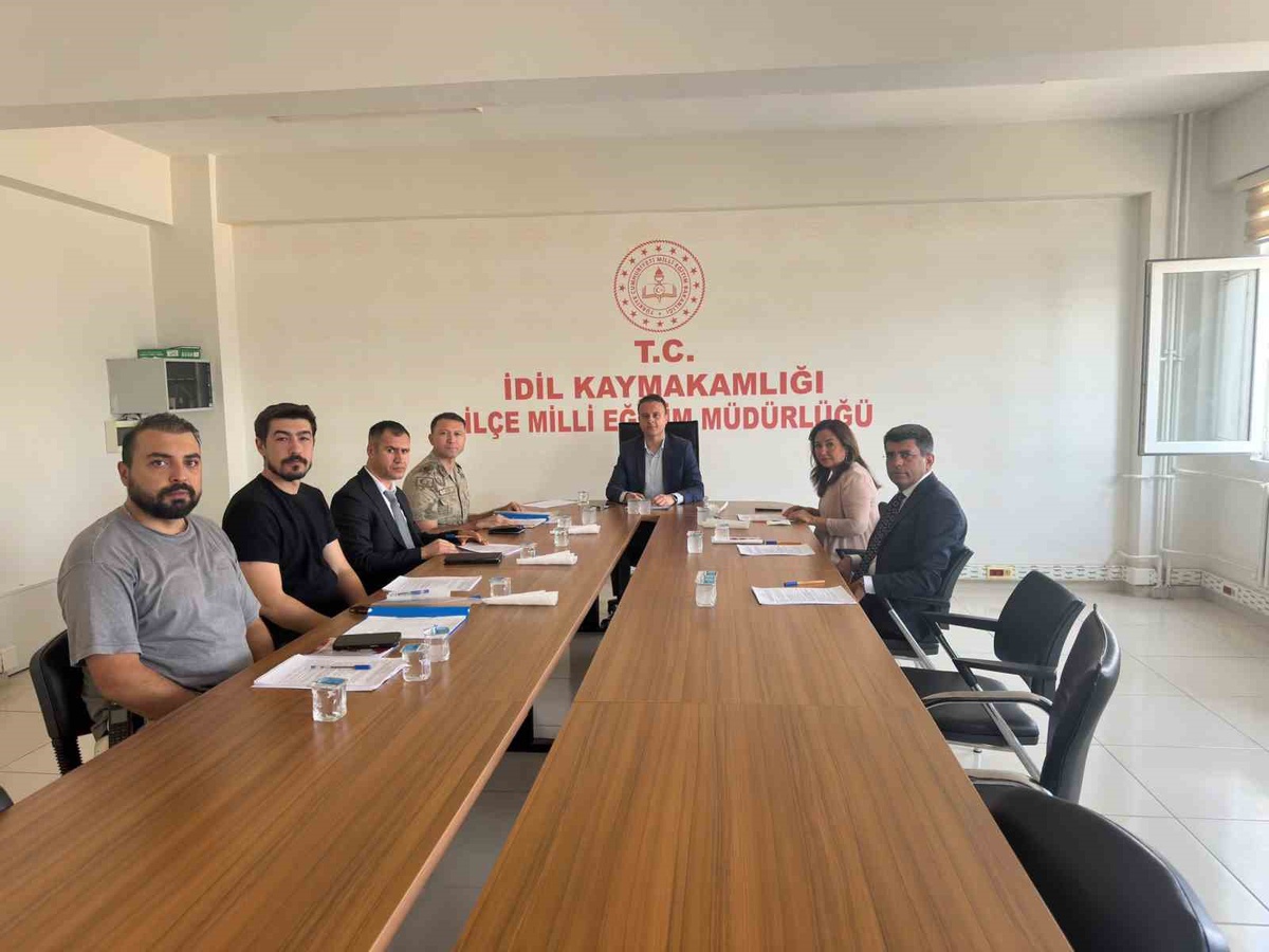 İdil\'de okul güvenliği için ilçe yürütme kurulu toplandı