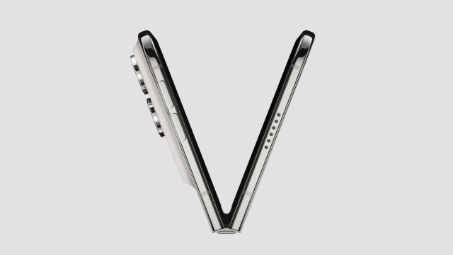 İlklerin iPhone'u! Apple yıllardır yapmadığı ne varsa Duo'da yaptı