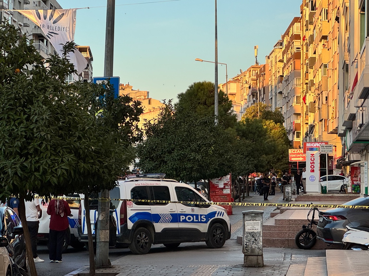 İzmir Karabağlar\'da bankada 5 çalışanı rehin alan şüpheli C.A. tutuklandı
