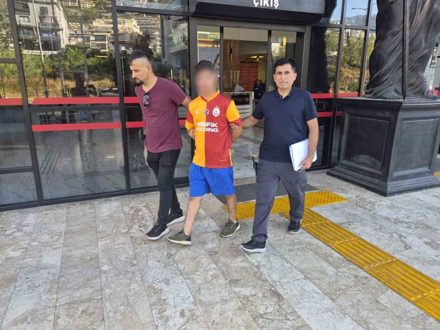 Alanya'da turisti bıçaklayıp istismar iddiasıyla 17 yaşındaki çocuk tutuklandı