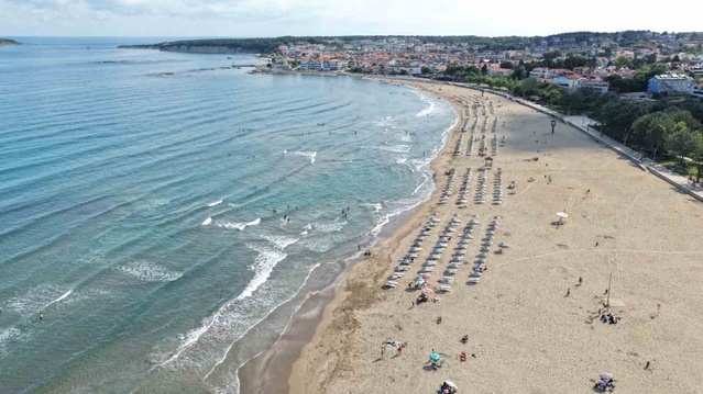 Kandıra'da 4 plajda denize girmek hava ve deniz şartları nedeniyle yasaklandı