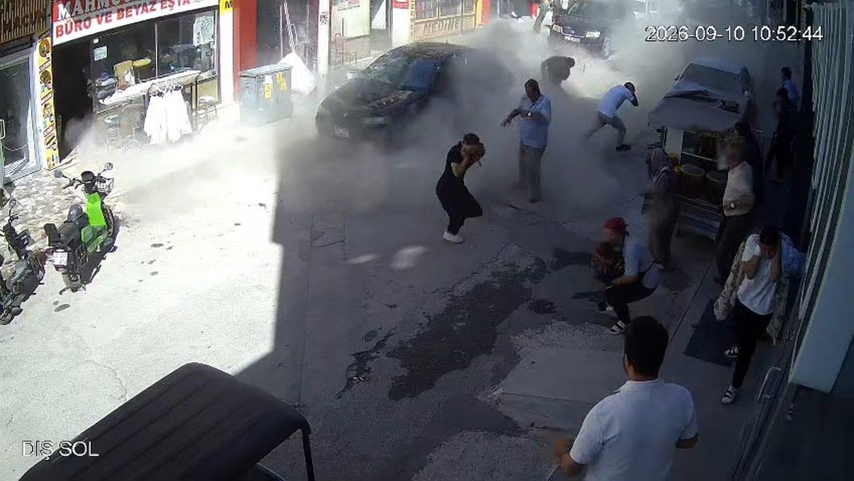 Konya Ereğli\'de buzdolabı kaynaklı yangında gaz sıkışması patladı, iş yeri sahibi yaralandı