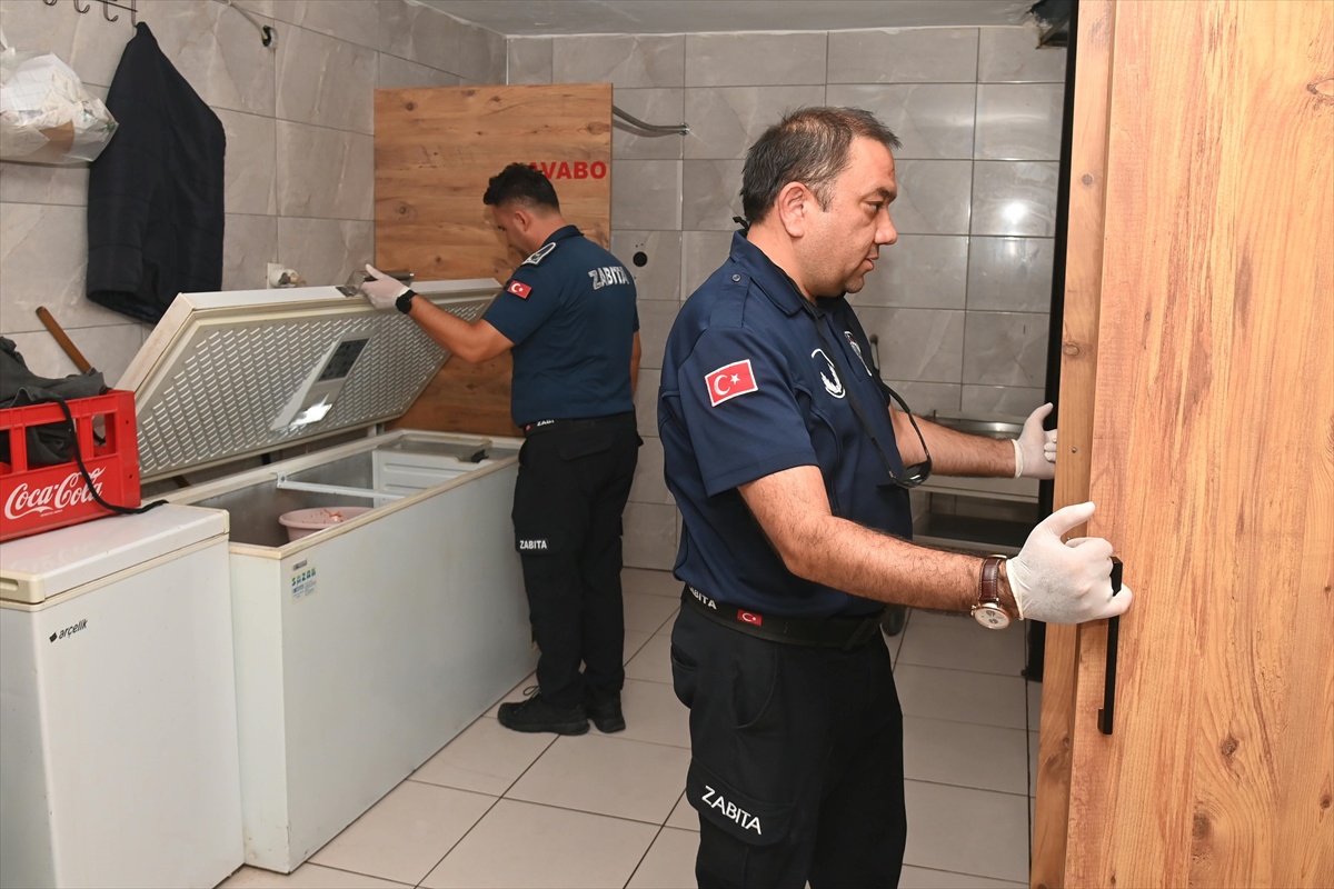Kumluca\'da gıda işletmelerine eğitim öncesi denetim yapıldı