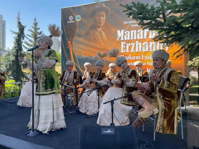 Kazak sanatçı Erzhanov, Ankara'da TÜRKSOY konseriyle anıldı
