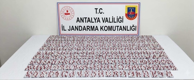 Manavgat'ta uyuşturucu operasyonunda 3 bin sentetik hap ele geçirildi