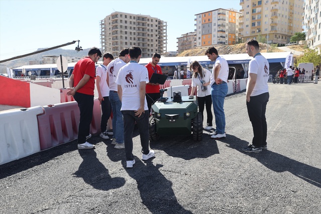 Mardin'de TEKNOFEST İKA Yarışması'nda 30 finalist takım zorlu parkurda mücadele ediyor