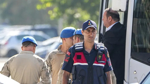Menderes Belediyesi soruşturması büyüyor! Cinsel içerikli mesajların ardından avukata gözaltı