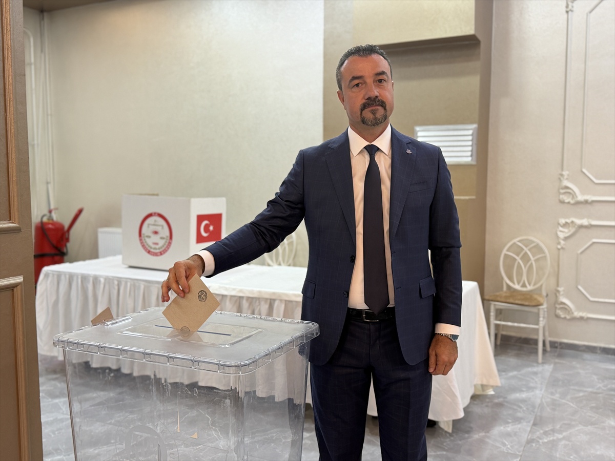 Öz Sağlık-İş Edirne Şube başkanlığını 38 oyla yeniden Emre Promet kazandı