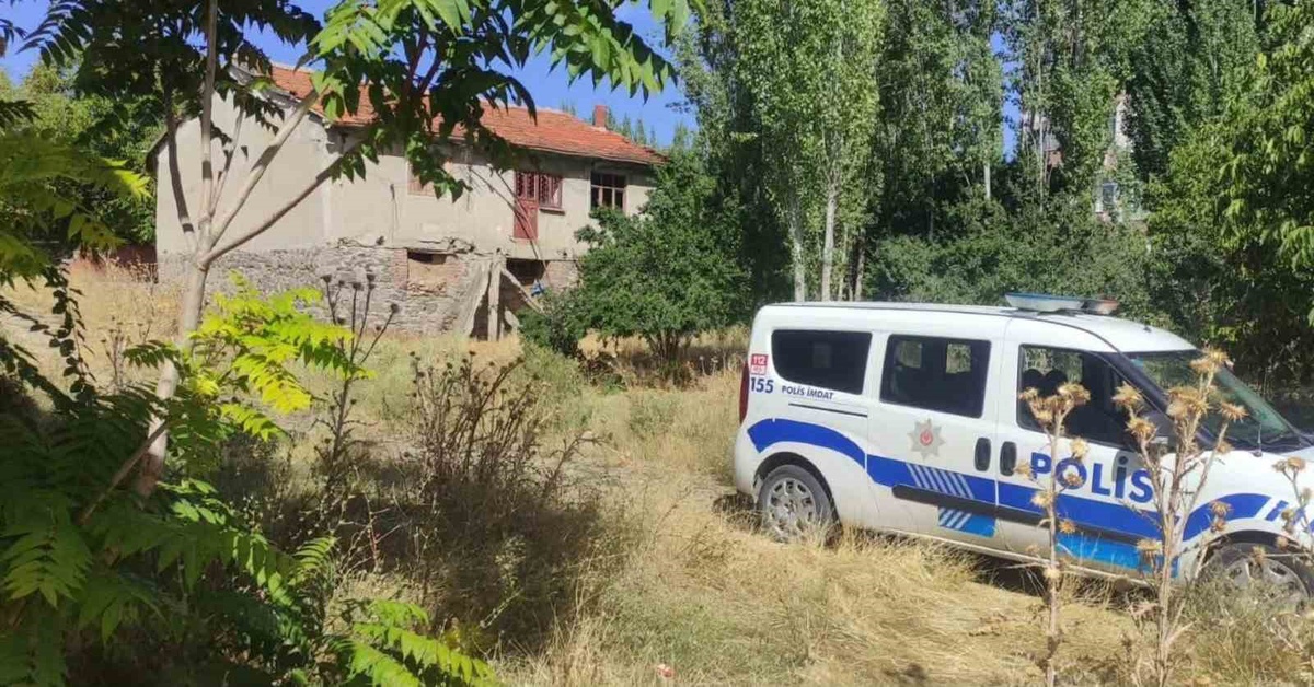 Sandıklı\'da metruk binalarda denetim, 57 kişiye GBT sorgusu yapıldı