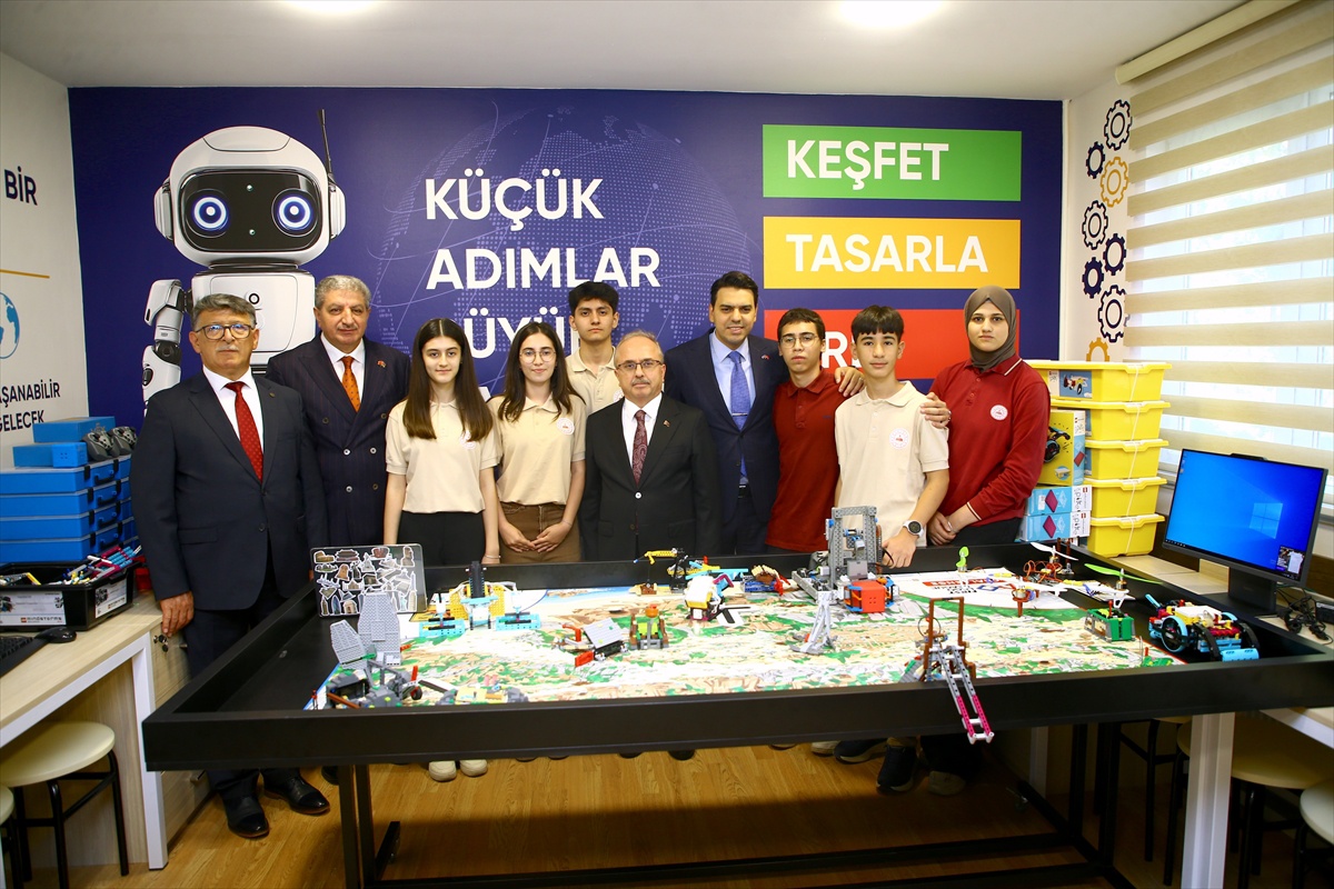 TİKA, Bakü Türk Anadolu Lisesine robotik kodlama laboratuvarı kurdu