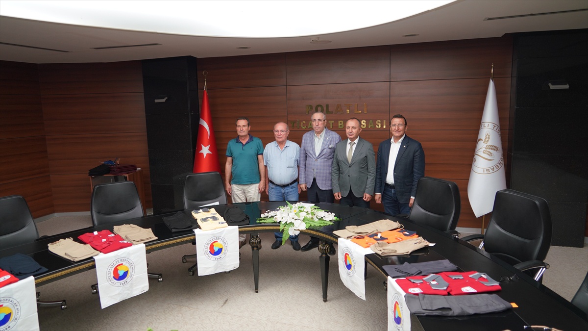TOBB, Polatlı\'da 250 öğrenciye 260 bin liralık okul kıyafeti desteği verdi
