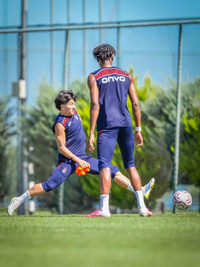Trabzonspor, Konyaspor deplasmanı hazırlığını Mehmet Ali Yılmaz Tesisleri'nde sürdürdü