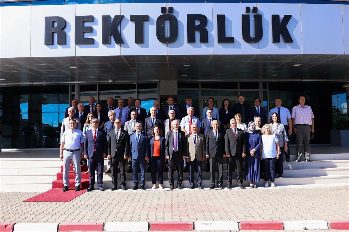 Trakya Üniversitesinde akademik birim sekreterlerine koordinasyon toplantısı yapıldı