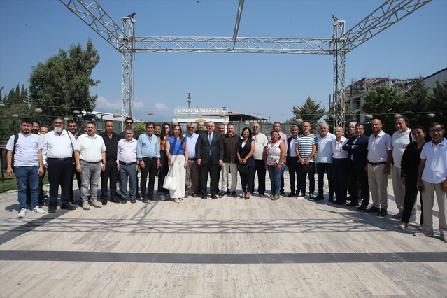 Yeni Yol Partisi Hatay Milletvekili Çalışkan, Defne'de basın mensuplarıyla buluştu