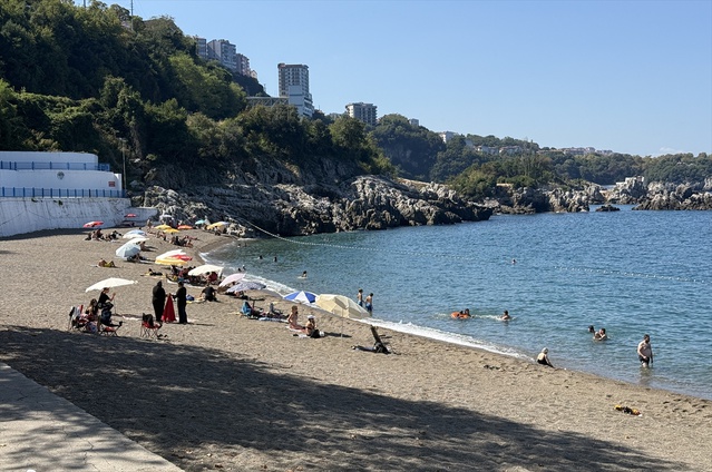 Zonguldak'ta Kapuz Plajı kapatma kararı iptal edildi, tesisler yeniden açıldı