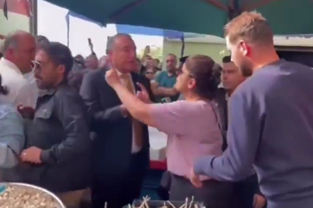 Ardahan ziyaretinde Özgür Özel'e olay sözler! Acılı eş