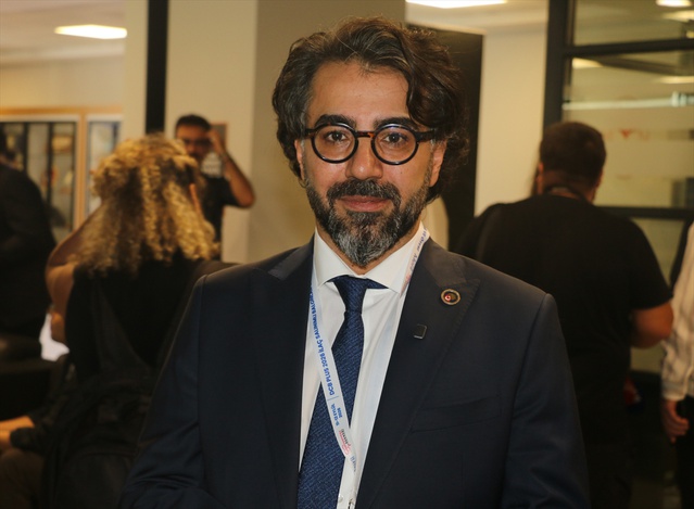 Adana'da kardiyoloji kongresinde tedavi yöntemleri canlı vakalarla ele alınıyor