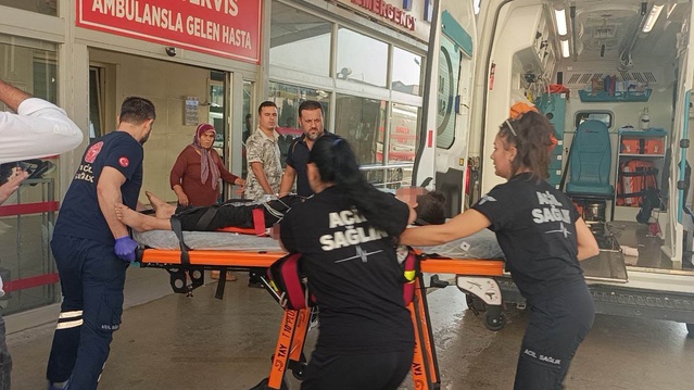Adana Kozan'da otomobil takla attı, 6 kişi yaralandı