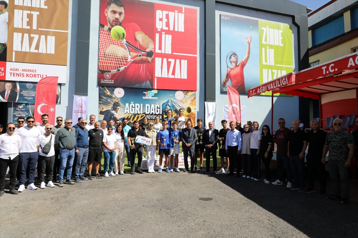 Ağrı\'da 124 sporcunun katıldığı tenis turnuvası final maçlarıyla tamamlandı