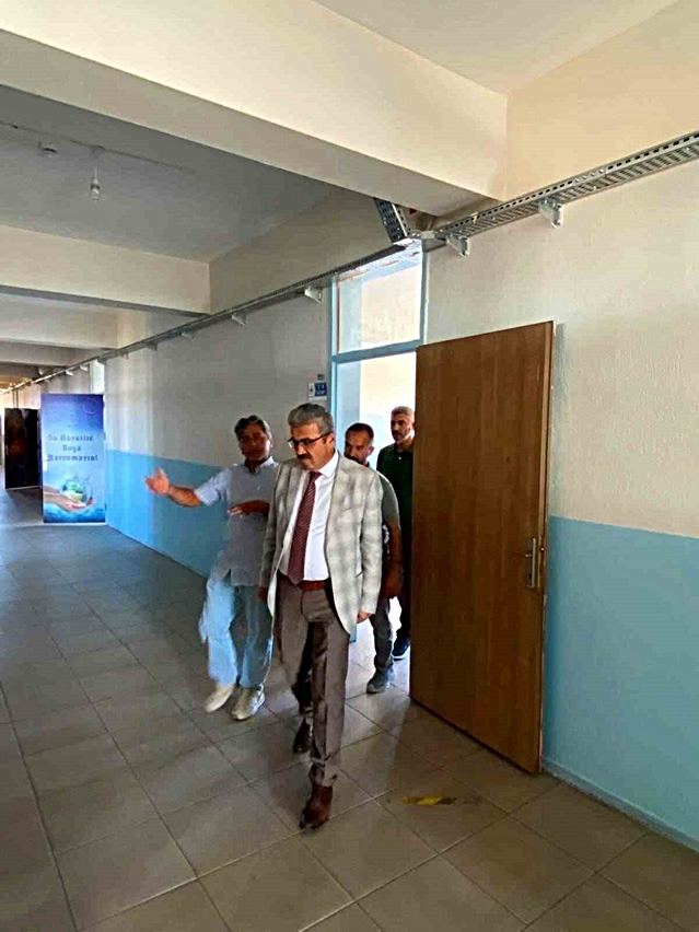 Aksaray İl Milli Eğitim Müdürü Uzantı, okulları ziyaret ederek ihtiyaçları yerinde inceledi