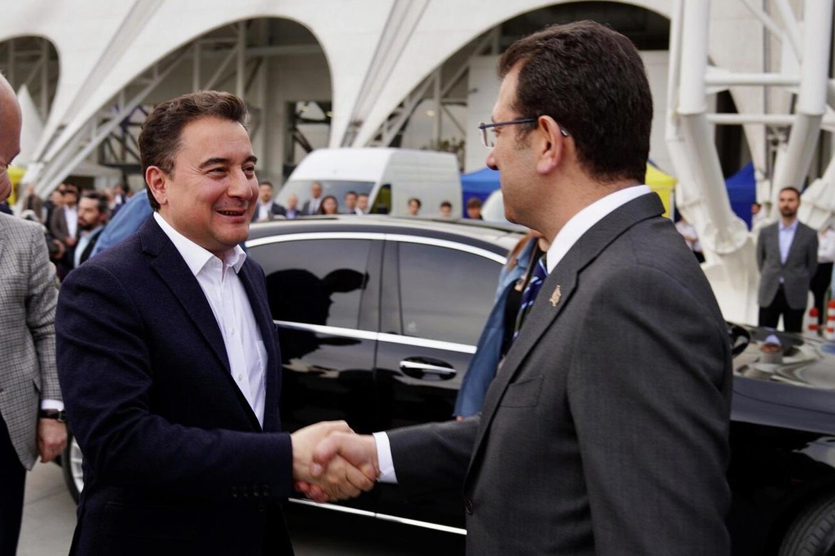 Ali Babacan\'dan İmamoğlu\'na verilen siyasi yasak kararına ilk yorum