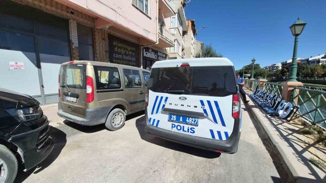 Eskişehir Tepebaşı'nda aracını çekmeye gelen 68 yaşındaki sürücü hayatını kaybetti