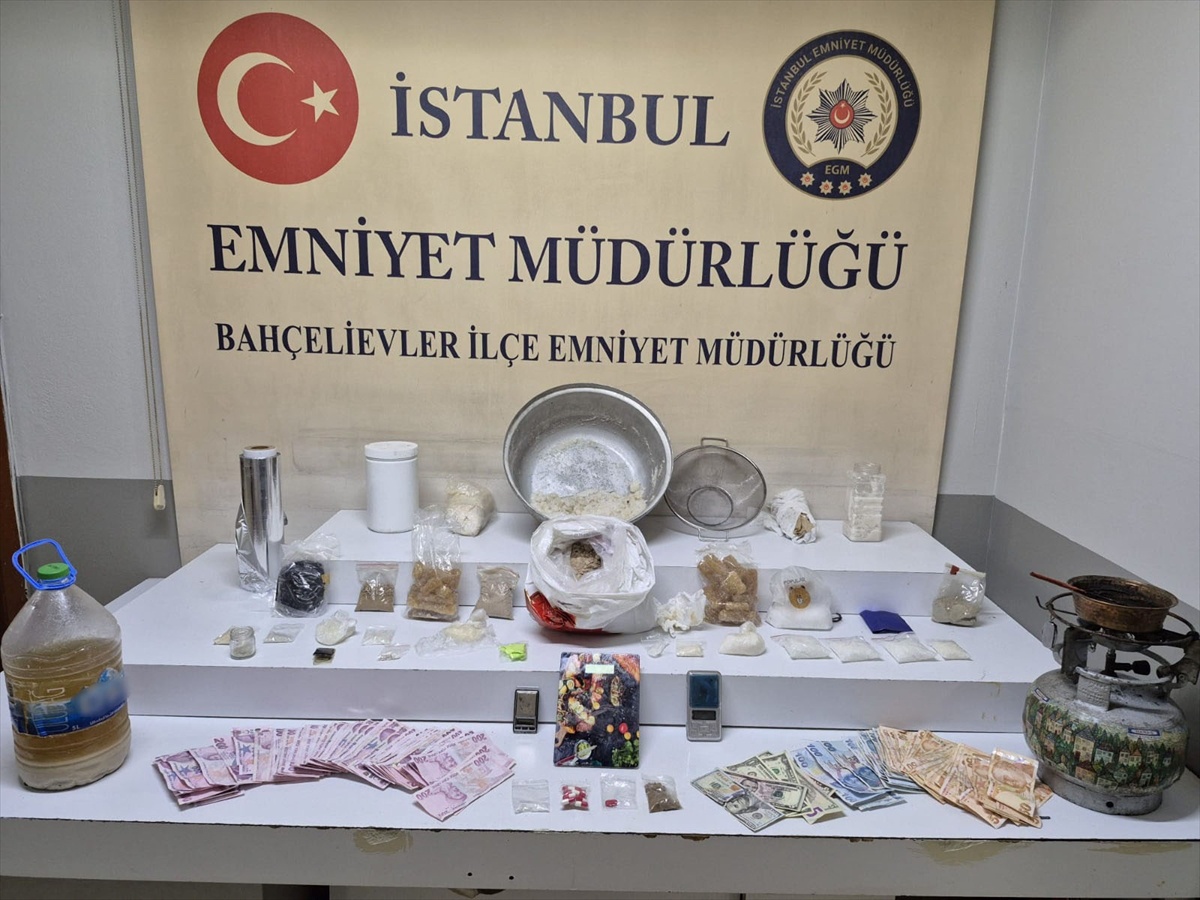 Bahçelievler\'de uyuşturucu operasyonunda 4 şüpheli gözaltına alındı