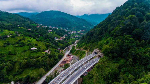 Uraloğlu, en uzun 5 tünelden 38,7 milyon araç geçtiğini açıkladı