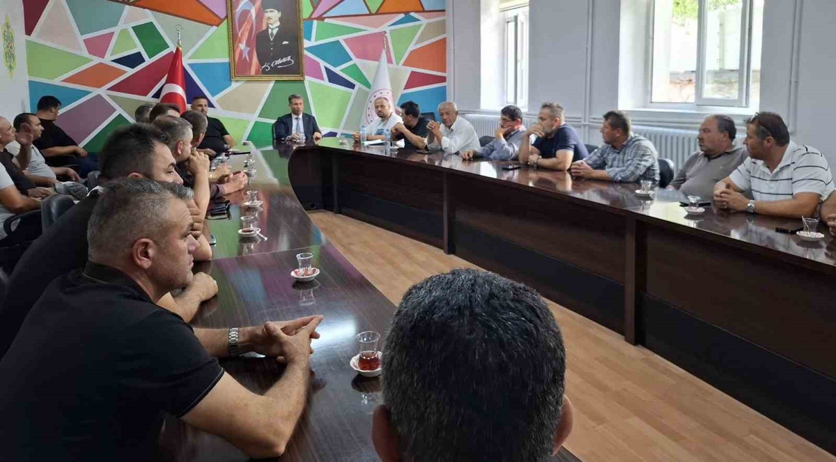 Beyşehir\'de servis şoförleriyle öğrenci güvenliği toplantısı yapıldı