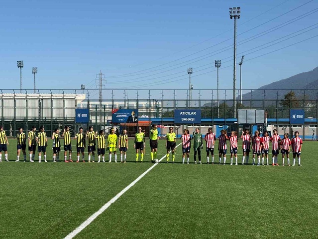 Bilecik Kolej Kız Spor, deplasmanda 6-0 kazanıp ligde 3'te 3 yaptı