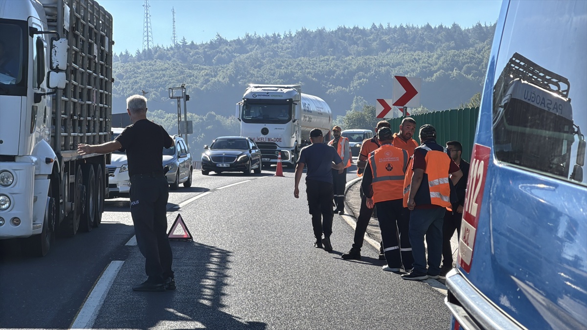 Bolu Dağı\'nda SUV\'un çarptığı Karayolları işçisi ağır yaralandı