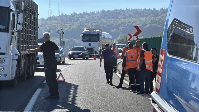 Bolu Dağı'nda SUV'un çarptığı Karayolları işçisi ağır yaralandı