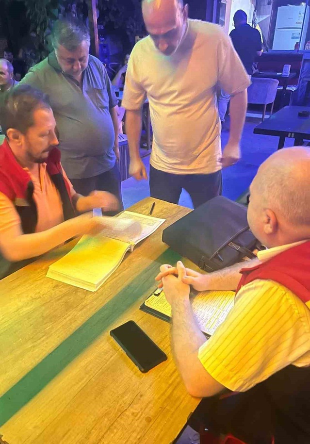 Bozdoğan'da eğlence yerlerine gece denetimi yapıldı, hijyen ve alkol satışı kontrol edildi